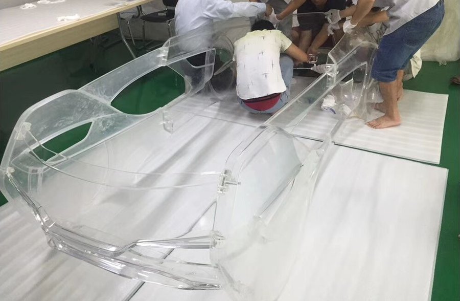 Large transparent vacuum cast part